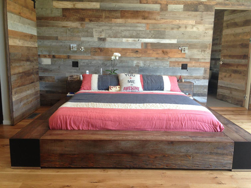 https://reclaimedlumberproducts.com/cdn/shop/files/weathered_grey_reclaimed_feature_wall_paneling_e2253775-b51f-431a-8b65-9a917dd7ac21_800x600.jpg?v=1687195421